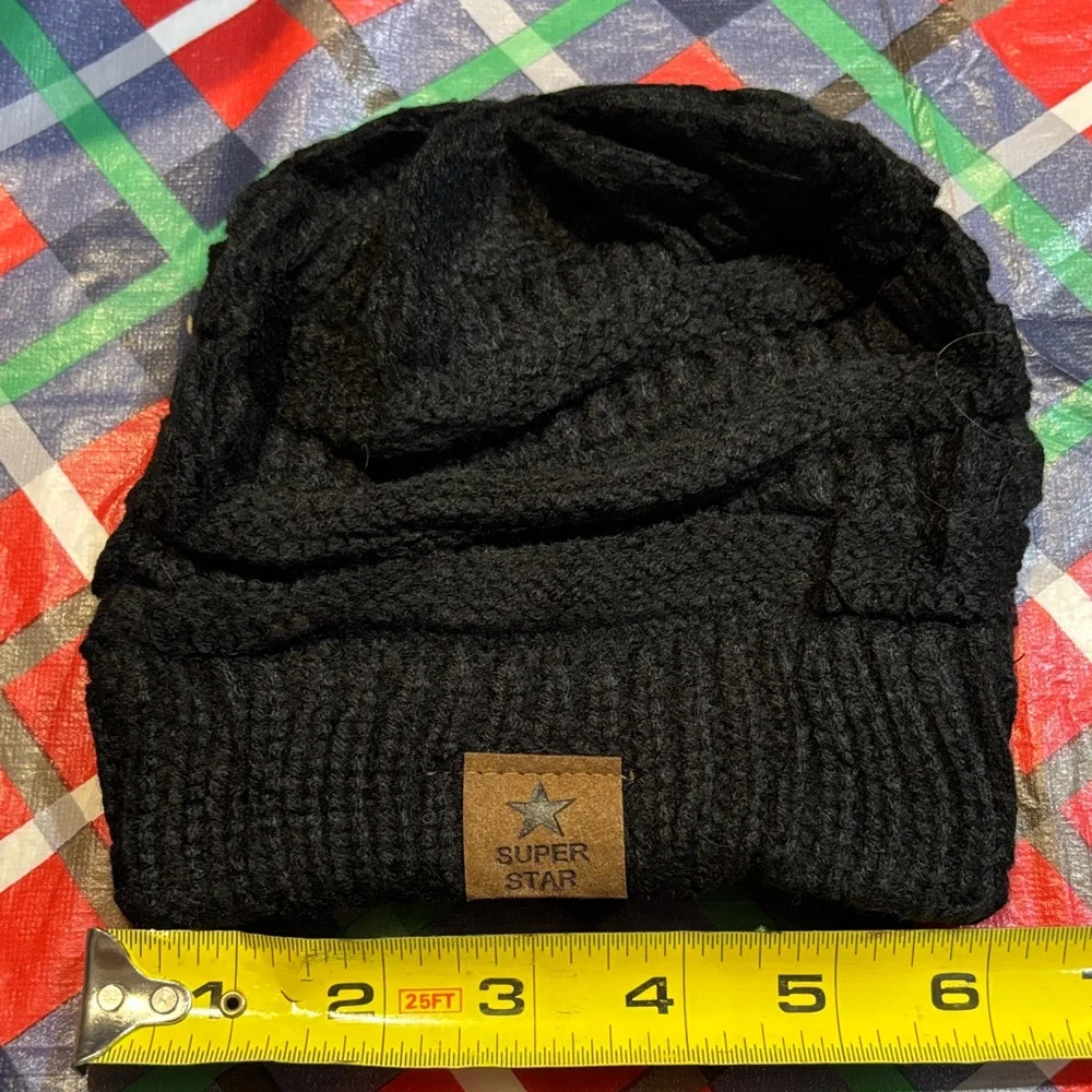 SUPER STAR Black Knit Beanie for Toddler NWOT